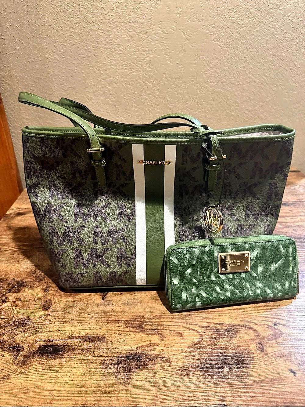 Michael Kors Jet Set Travel Large Center Stripe Tote and Wallet Set & Wallet Set